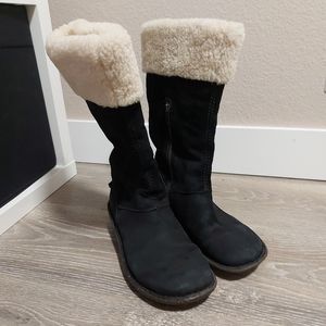 UGG tall black suede boots with off white faux fur size 9